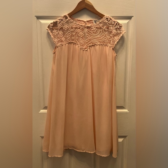 PRE-OWNED CHRISTIAN CALIANDO PEACH DRESS WITH LACE INSET- SMALL - Picture 2 of 6